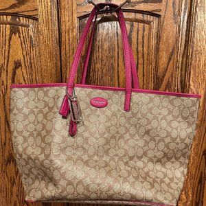 BEAUTIFUL COACH LARGE CITY TOTE IN KHAKI/HOT PINK